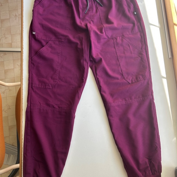 Koi Next Generation Scrub Set - Picture 3 of 5